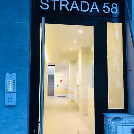 Deluxe Strada Lägenhet *